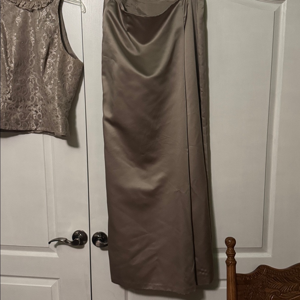 Chic Sleeveless Beige Wedding Dress - Picture 5 of 5